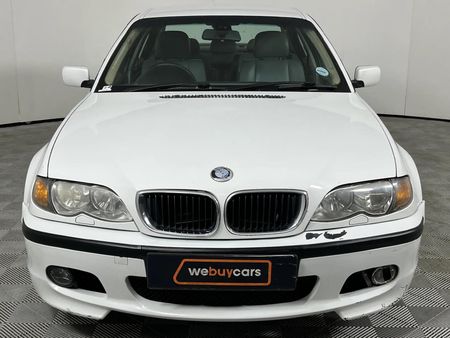 2004-BMW-3-Series-318i_3