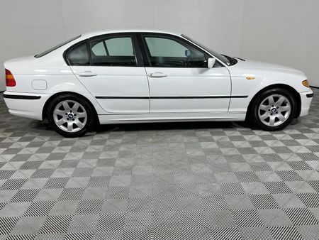 2004-BMW-3-Series-318i_5