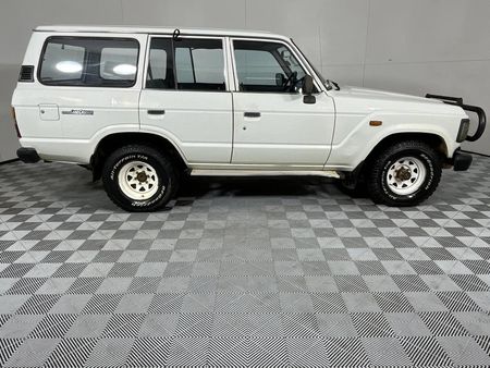 1988-Toyota-Land-Cruiser-FJ60-D-DLX-Station-Wagon_11