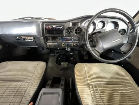 1988-Toyota-Land-Cruiser-FJ60-D-DLX-Station-Wagon_1