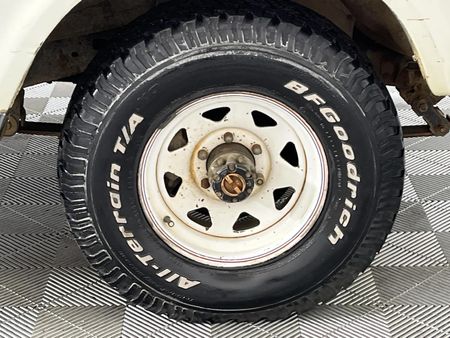 1988-Toyota-Land-Cruiser-FJ60-D-DLX-Station-Wagon_4