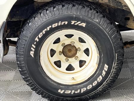 1988-Toyota-Land-Cruiser-FJ60-D-DLX-Station-Wagon_6