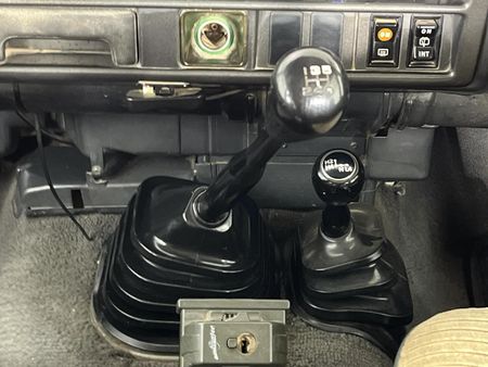 1988-Toyota-Land-Cruiser-FJ60-D-DLX-Station-Wagon_7