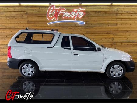 2019-Nissan-NP200-16_0