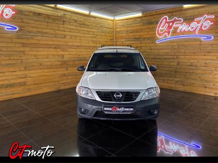 2019-Nissan-NP200-16_2