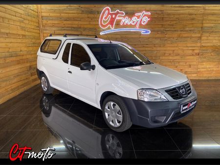 2019-Nissan-NP200-16_3