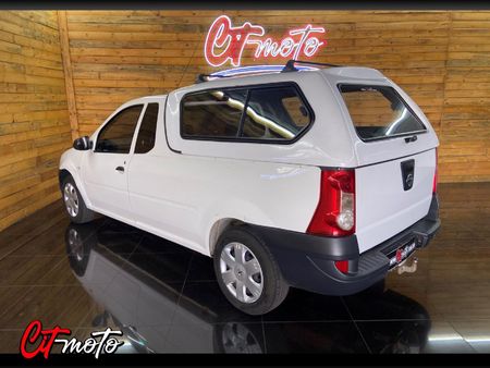 2019-Nissan-NP200-16_6