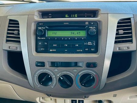 2007-Toyota-Fortuner-40-V6-Raised-Body_10