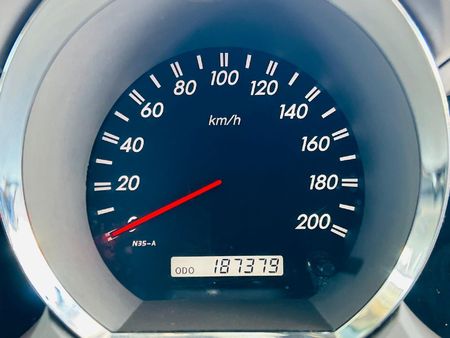 2007-Toyota-Fortuner-40-V6-Raised-Body_11