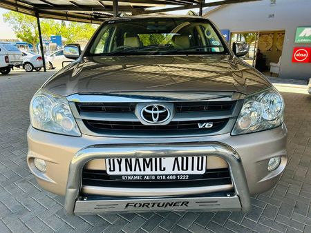 2007-Toyota-Fortuner-40-V6-Raised-Body_1