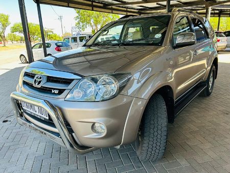 2007-Toyota-Fortuner-40-V6-Raised-Body_2