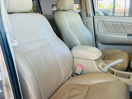 2007-Toyota-Fortuner-40-V6-Raised-Body_8