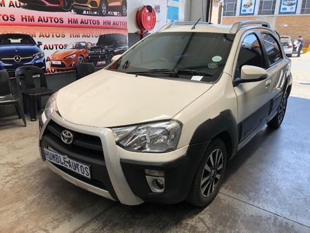 2018-Toyota-Etios-Cross-15-XS-5-dr_0