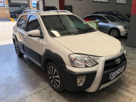 2018-Toyota-Etios-Cross-15-XS-5-dr_2