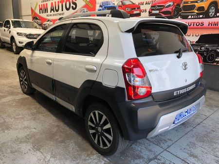 2018-Toyota-Etios-Cross-15-XS-5-dr_5