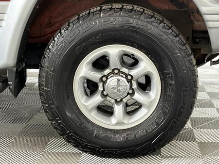 2000-Mitsubishi-Pajero-35-GLS_4