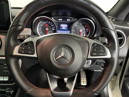 2017-Mercedes-Benz-CLA-220d-AMG-Auto_9
