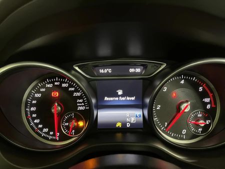 2017-Mercedes-Benz-CLA-220d-AMG-Auto_2