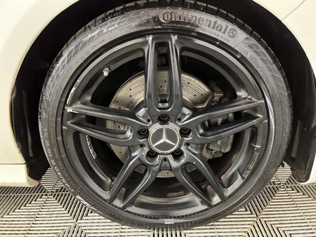 2017-Mercedes-Benz-CLA-220d-AMG-Auto_4