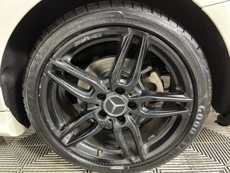 2017-Mercedes-Benz-CLA-220d-AMG-Auto_6