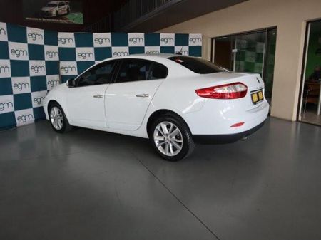 2015-Renault-Fluence-20-Dynamique_13