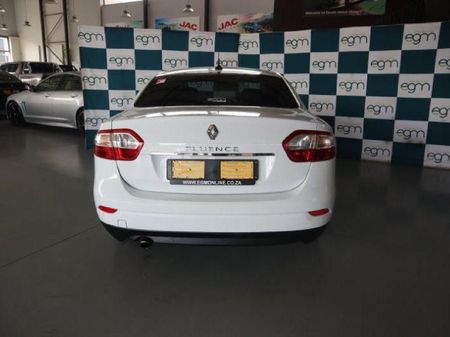 2015-Renault-Fluence-20-Dynamique_14