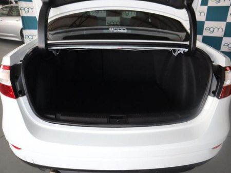 2015-Renault-Fluence-20-Dynamique_16