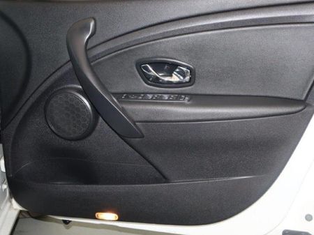 2015-Renault-Fluence-20-Dynamique_4
