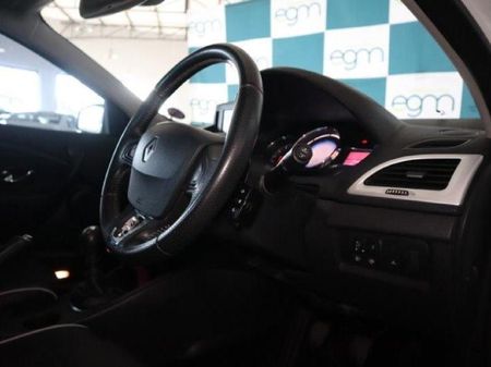 2015-Renault-Fluence-20-Dynamique_8