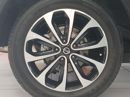 2013-Nissan-Qashqai-15-dCi-Acenta_4