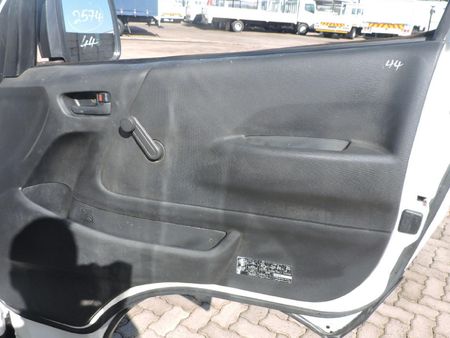 2017-Toyota-Quantum-25-D-4D-Sesfikile-16-seat_5