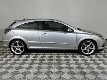 2009-Opel-Astra-GTC-20-Turbo-Sport_10