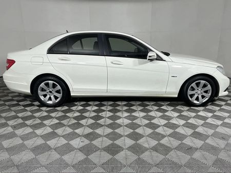2012-Mercedes-Benz-C-Class-C-180-BE-Classic_15