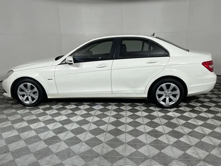 2012-Mercedes-Benz-C-Class-C-180-BE-Classic_17