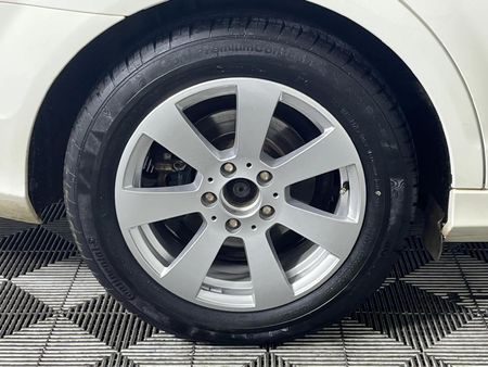 2012-Mercedes-Benz-C-Class-C-180-BE-Classic_7