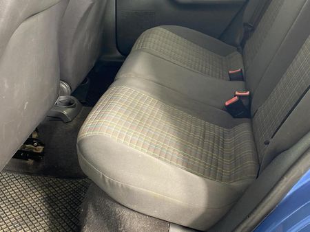 2006-Volkswagen-Polo-Classic-16-Trendline_3
