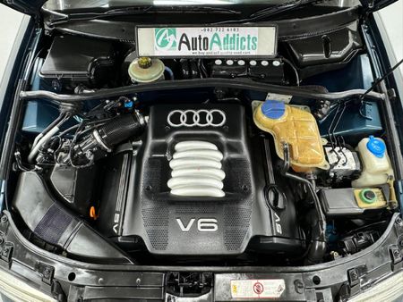 1997-Audi-A4-28-30v_10