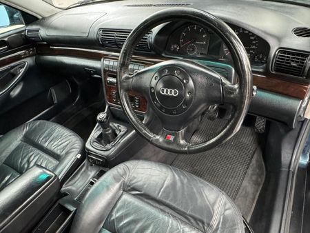 1997-Audi-A4-28-30v_7