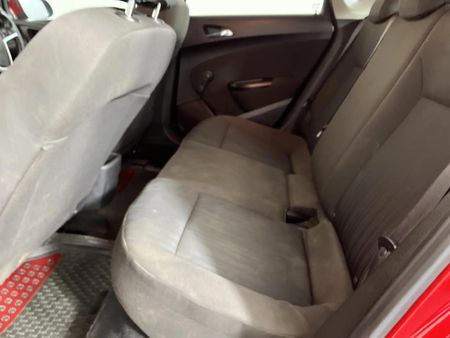 2014-Opel-Astra-14T-Essentia-5-dr_2