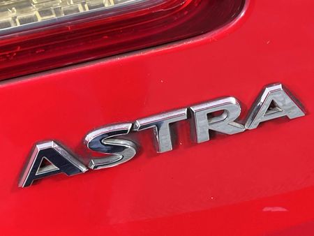 2014-Opel-Astra-14T-Essentia-5-dr_6
