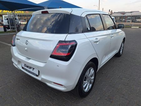 2025-Suzuki-Swift-12-GL-Auto_3