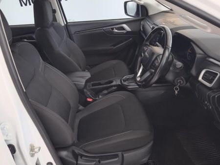 2023-Isuzu-D-Max-19-DDI-LS-4x4-Auto-Double-Cab_12