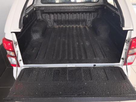 2023-Isuzu-D-Max-19-DDI-LS-4x4-Auto-Double-Cab_16