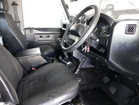 2008-Land-Rover-Defender-90-Puma-Station-Wagon_9