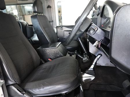 2008-Land-Rover-Defender-90-Puma-Station-Wagon_8