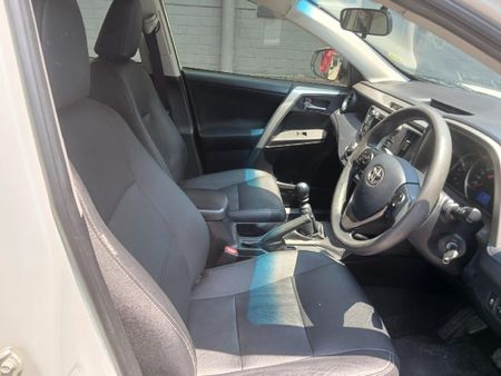 2014-Toyota-RAV4-22-D-GX-4WD_9