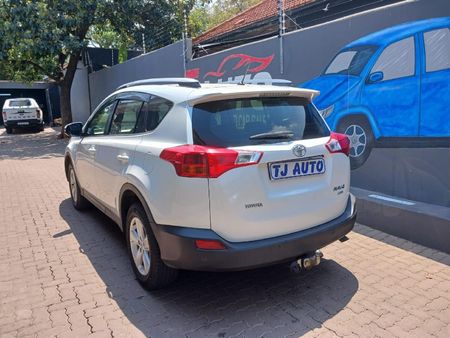 2014-Toyota-RAV4-22-D-GX-4WD_4