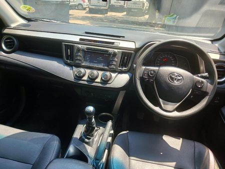 2014-Toyota-RAV4-22-D-GX-4WD_6