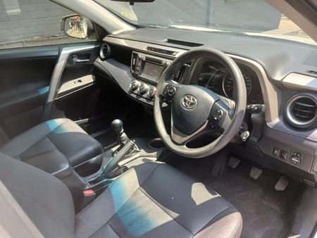 2014-Toyota-RAV4-22-D-GX-4WD_8