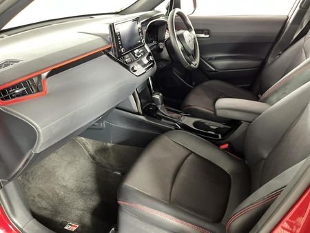 2023-Toyota-Corolla-Cross-18-GR-S_8